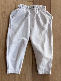 白パンツ　98センチ　ZARA