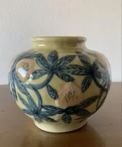 陶器　植物モチーフ　大きめ花瓶