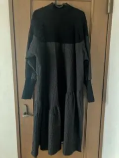 更に値下げ‼️良品　ハイネックワンピース　ブラック　エンボス加工　マタニティー兼用