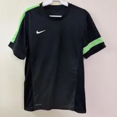 Nike DRI-FIT 半袖シャツ ブラック/グリーン
