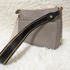 A.D.M.J. ショルダーバッグ パイソンストラップ付 グレージュ