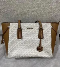 美品　MK マイケルコース レディース通勤　大容量　A4バッグ