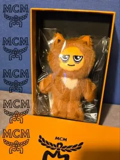 MCM限定品 THEオリバーな犬コラボ ぬいぐるみキーホルダー MCM THEオリバーな犬 コラボ チャーム - メルカリ