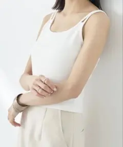 アースミュージックアンドエコロジー クロップドキャミソール