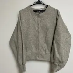 ベージュ ボタン付き ジャケット　アウター