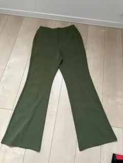 本日発送⭕️GU☆カットソーフレアスラックス(丈標準69.0～73.0cm)