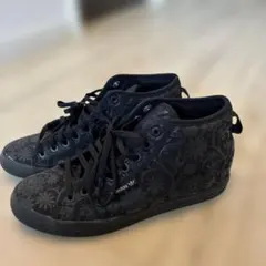 adidas ブラック ハイカット 花柄スニーカー 22.5cm - メルカリ