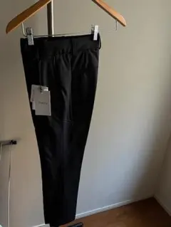 セオリー・ネイビーパンツ（新品未使用）