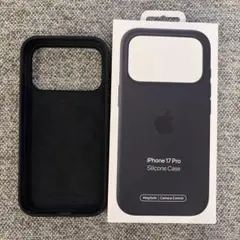 Apple MagSafe対応 17 Proシリコーンケース - ブラック