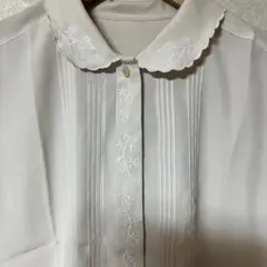 ゆ*ぎ様 レース襟　花　刺繍　ブラウス　アイボリー