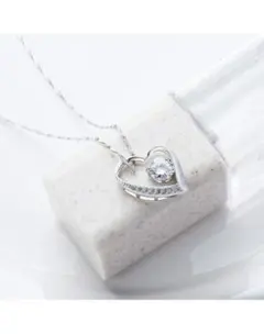 【値下げ】【新品・未使用】スワロフスキーネックレス