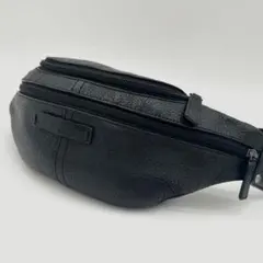 極美品】Hushtug カーブドボディバッグ シボ革 メンズ レザー ブラック