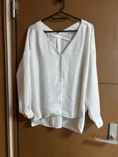 INGNI ホワイト Vネック 長袖シャツ Mサイズ イング トロミ