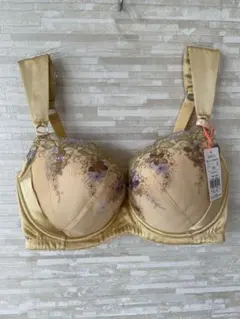 F70」トリンプ チャーミングラマー フルーティー フラワー ブラジャー