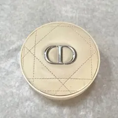 Dior ディオールスキンフォーエヴァークッションパウダー　ゴールデンナイツ