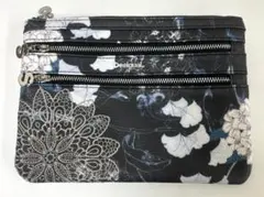 Desigual☆花柄ブラックカラーポーチ