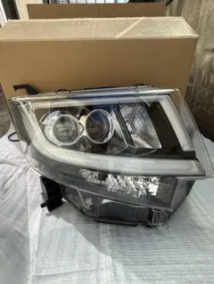 ⭐︎希少⭐︎AVV50 カムリ前期　78ワークス　LEDヘッドライト　助手席側のみ ⭐︎希少⭐︎AVV50 カムリ前期 78ワークス LEDヘッドライト 助手席側