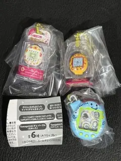 たまごっち　シャカシャカチャーム　1個➕ パッケージチャーム2個