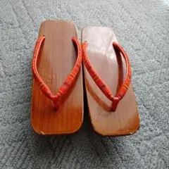 伝統的な木製下駄 全長22.5cm幅8cm高さ4cm