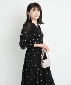 Apuweiser-riche　フラワー刺繍　ワンピース