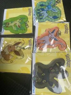 ブイズファミマアクリルキーホルダー