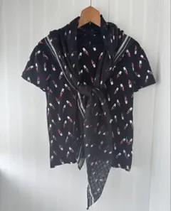Stradivarius️ リップスティック柄 半袖Tシャツとスカーフのセットのサムネイル