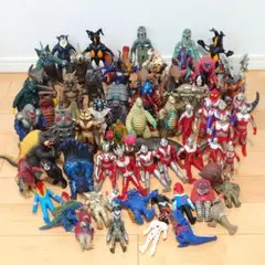 円谷プロ ウルトラマンシリーズ ウルトラマン 怪獣 ソフビ約100体