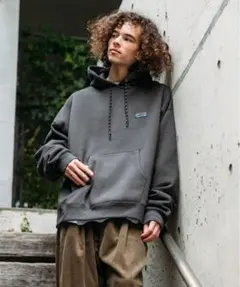 FREAK'S STOREビッグシルエットワンポイントロゴ プルオーバーパーカー