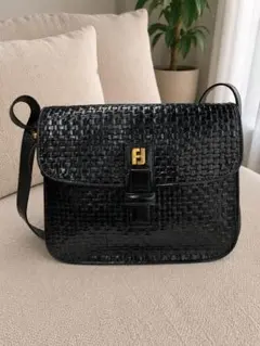 希少ヴィンテージ FENDI レザーショルダーバッグのサムネイル