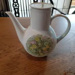 ノリタケ・花柄 陶器 ティーポット 蓋付き