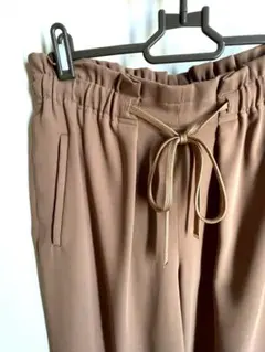 グリーンレーベルリラクシング　ベージュパンツ