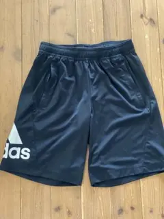 adidas ブラックハーフパンツ 160cm
