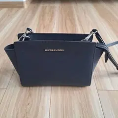 MICHAEL KORS　マイケルコース　ショルダーバッグ　ネイビー　レザーのサムネイル
