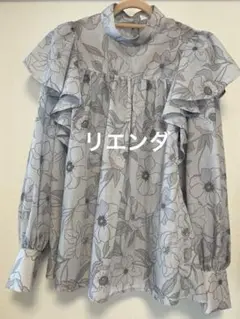 リエンダ　フリル付き花柄ブラウス　長袖　ブルー系のサムネイル