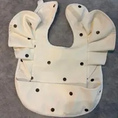 水玉模様のフリル付きお食事エプロン②