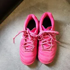ASICS ピンク サッカーシューズ　20