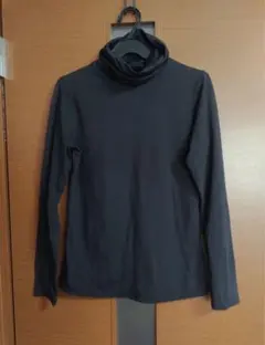 ブラック　タートルネック　長袖シャツ　裏起毛