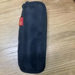ナイロン製黒ペンケース