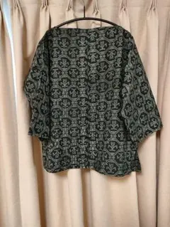 お値下げ 着物リメイク 大島紬 大きなロールカラーの ブラウス 着物リメイク】大島紬のシンプルなブラウス/花柄/衿なし/絹