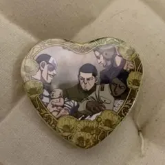 ゴールデンカムイ　尾形　愛です　缶バッジ　12個 ゴールデンカムイ 尾形 愛です 缶バッジ 12個 Amazon.co.jp