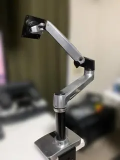 ERGOTRON エルゴトロン LX モニターアーム デスクマウント シルバーのサムネイル
