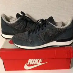 NIKE INTERNATIONALIST PRM QS LOOPWHEELER