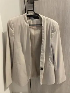 ZARA ノーカラージャケット ベージュ EUR 38