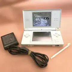【Nintendo /任天堂】《DS Lite》本体 ホワイト　充電器、ペン付き