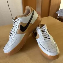 NIKE AIR FORCE 1 スニーカー