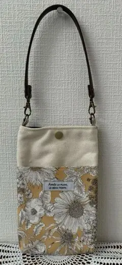 ハンドメイド ちょっとそこまでショルダー 英字フラワー グレー