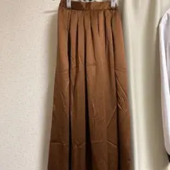 新品未使用キャラメルロングスカート