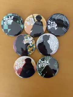 アニメキャラクター缶バッジ7個セット