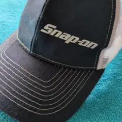 最終値下げですメッシュのSnap-onのキャップ紺/白フリーサイズのサムネイル