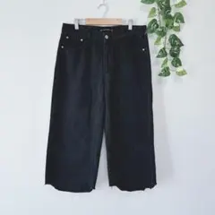【ザラ】カットオフデニム ワイド アンクル丈 ストレート ドーナツボタン（L）黒